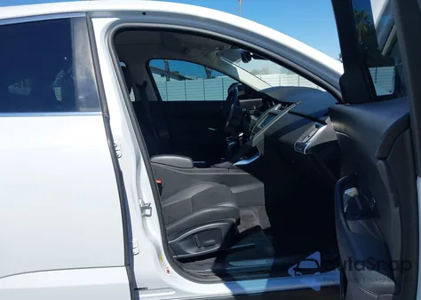 2018 Jaguar E-Pace R-Dynamic S/S из США, поврежденный, VIN SADFJ2FX5J1Z30449